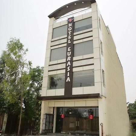 Hotel Eurasia Zirakpur Екстериор снимка